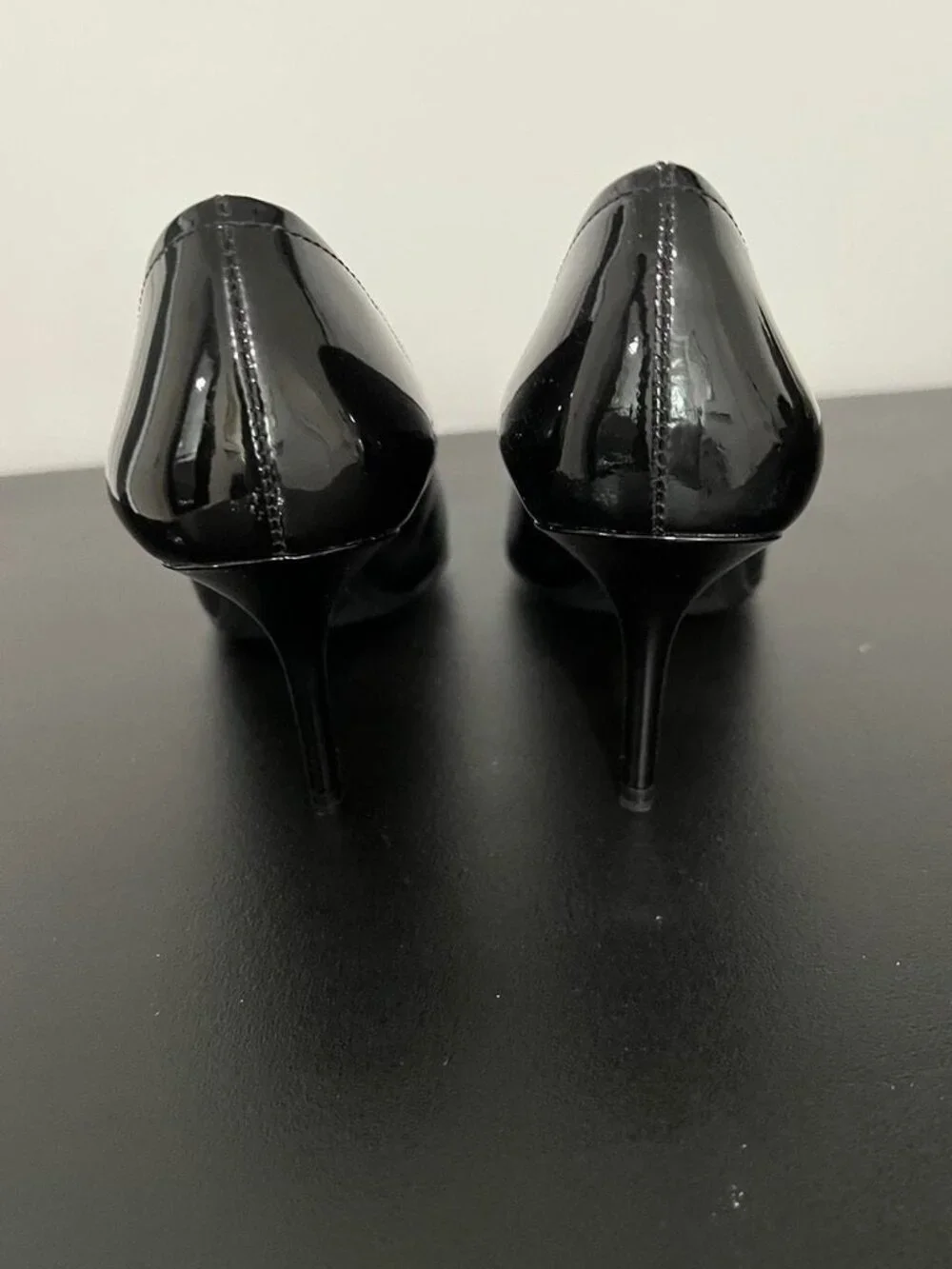 Prada Black Patent Leather Pumps w/Bows,New,Never Used,w/Box,Retail:$1,000,W:8.5 - Picture 4 of 8